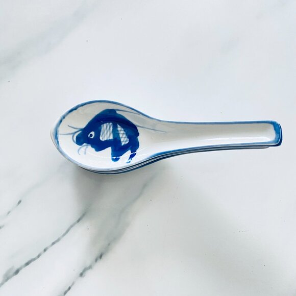 Vintage Chinese Koi Fish Soup Spoons - Blue & White Hand Painted Fish- Set of 4 - Picture 2 of 3